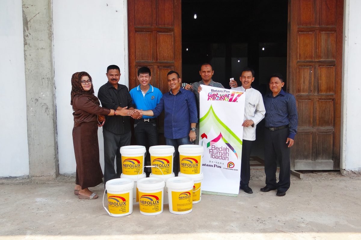 Bedah Rumah Ibadah Bersama Batam Pos (2015)