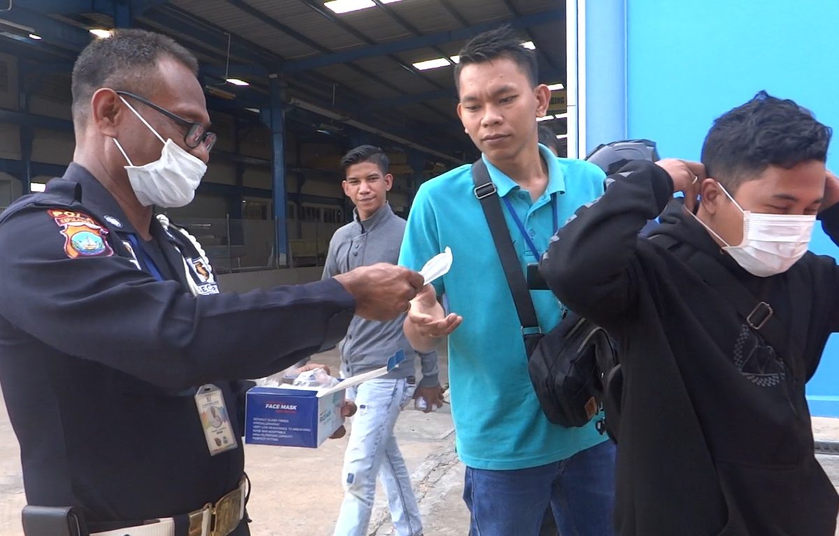 PFF PAINT MELAWAN VIRUS CORONA ” “ BAGI – BAGI MASKER GRATIS UNTUK WARGA BATAM DAN KARYAWAN PFF PAINT “