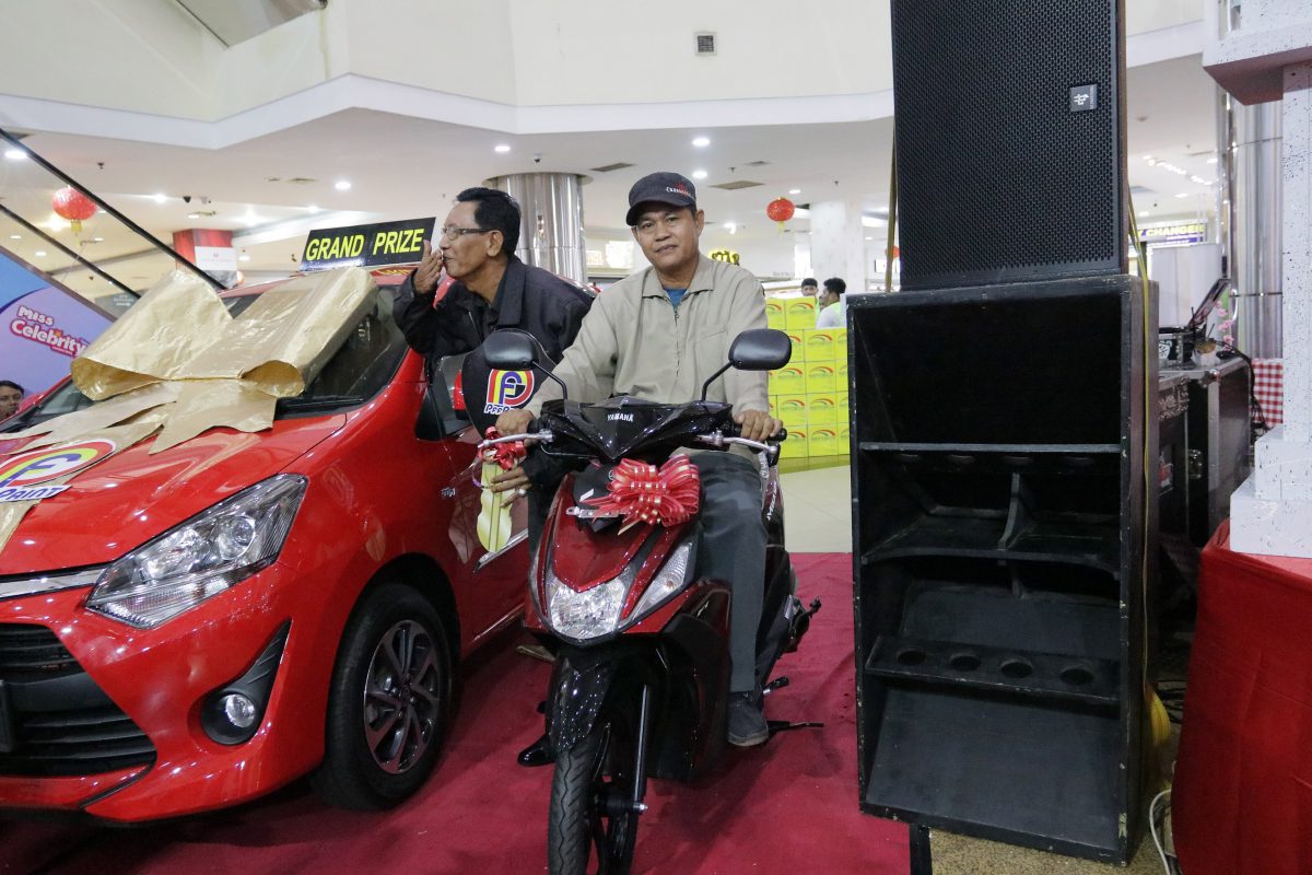 PEMENANG LUCKY DRAW KE – 15 PERIODE DESEMBER 2019 – MOBIL : BP. SABAR SUTRISNO ( BATAM ), MOTOR : BP. HIRMAN EFENDI ( TANJUNG PINANG )